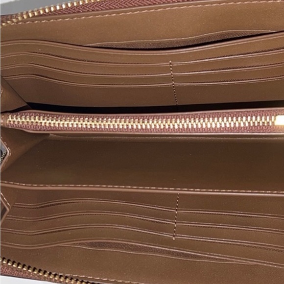 NWOT Coach Signature Accordion Zip Wristlet Wallet - Picture 5 of 10